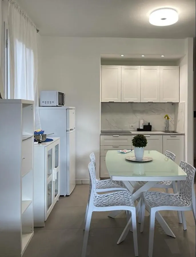 Maricampo Monolocale Con Piscina E Parcheggio Apartment Marina di Campo Italy